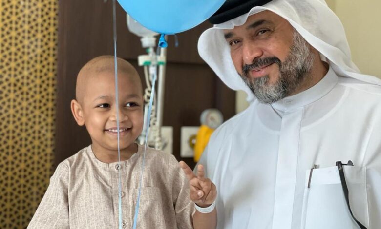 Watch: Dubai royal visits 4-year-old cancer patient in hospital ward with gifts - News