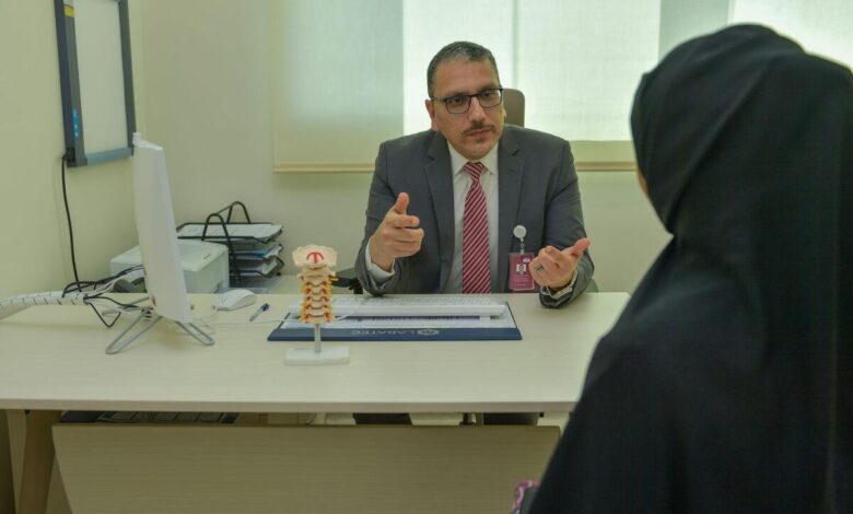 Z Al-Sayyari consults Dr. Mohamed A Elzoghby.  Photos: supplied